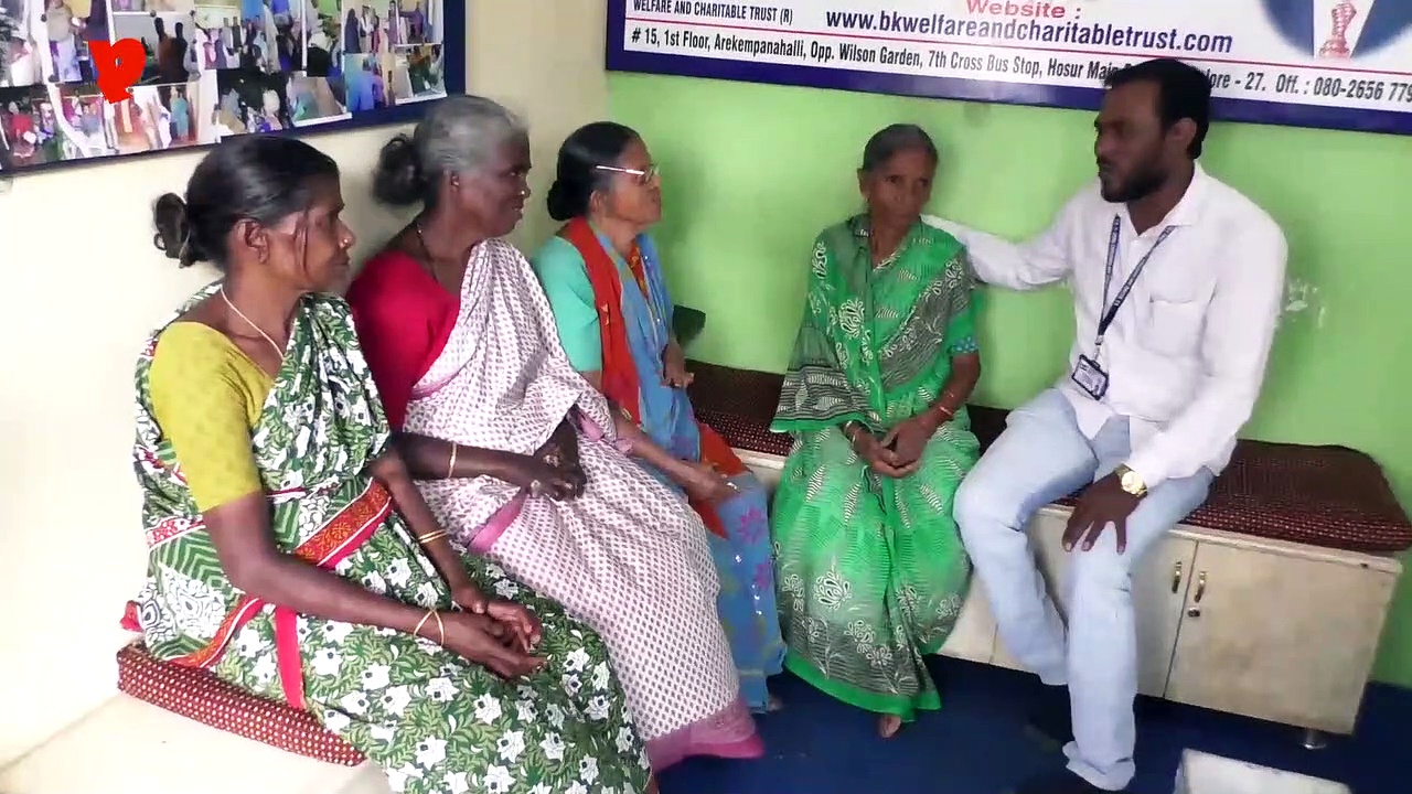 Karnataka: This is how a tragedy drove an autorickshaw driver to work for our nation's poor