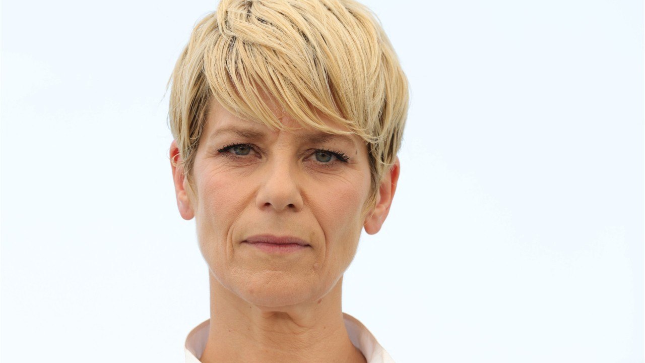 GALA VIDEO - Marina Foïs maman : ses rares confidences sur ses deux fils aux passions “bien différentes”