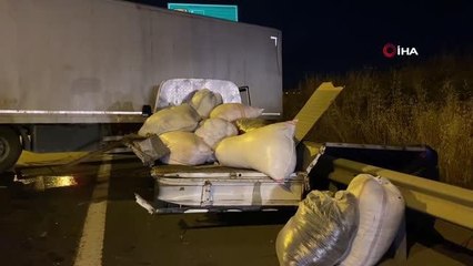 Son dakika haber: İBB'ye ait İSTAÇ tırı 2 araca çarptı: 2 yaralı