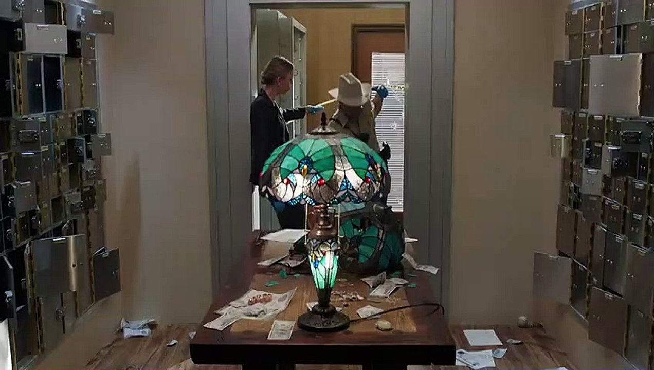 Roswell, New Mexico S04E02 Fly