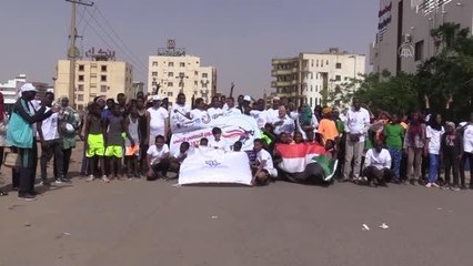 Sudanlılar madde bağımlılığıyla mücadeleye dikkati çekmek için koştu