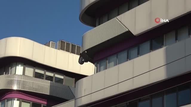 Bir saat arayla 2 kez intihar girişiminde bulunan şahsı kokoreçle ikna etmeye çalıştılar