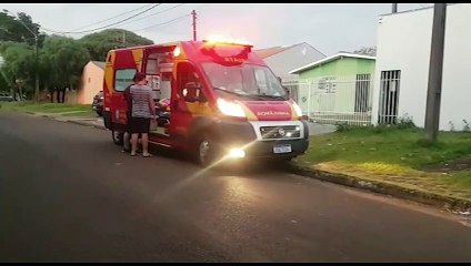 Mulher sofre fratura em colisão envolvendo moto e bicicleta