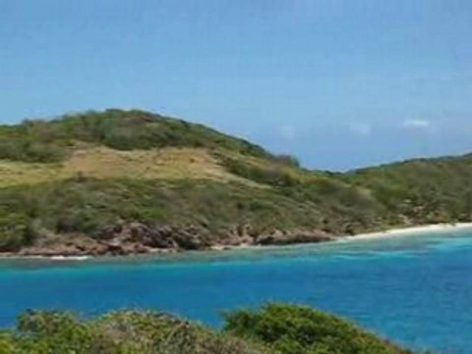 Les Grenadines - lagon et archipel vus de terre