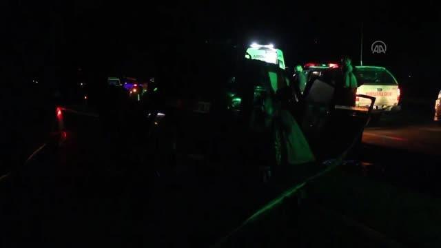 KASTAMONU - Otomobil ile otobüsün çarpıştığı kazada 2 kişi ölü, 16 kişi yaralandı