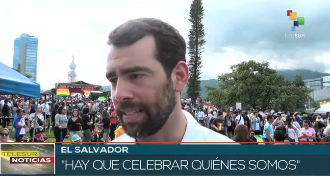 Múltiples ciudadanos salvadoreños abundan las calles en defensa de comunidad LGBT+
