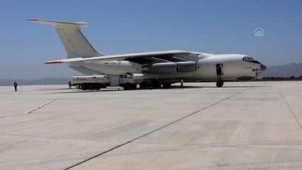 Afganistan'daki deprem - Host Uluslararası Havalimanı geçici tıp merkezine dönüştürüldü