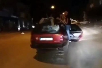 Son dakika haberi... Araç üzerinde tehlikeli yolculuk kamerada