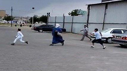 Sünnetten kaçan çocuğu yakalamak için seferber oldular