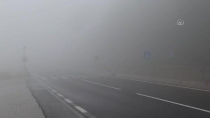 Bolu Dağı'nda sis ve sağanak etkili oluyor