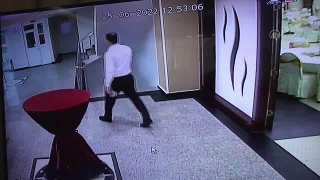 DİYARBAKIR - Düğün salonunu temizlerken bulduğu altınları gelin ve damada teslim etti