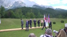 G7 Zirvesi'nin ilk gününde ülke liderleri aile fotoğrafı çektirdi