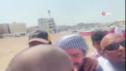 İngiltere'den yola çıkan Iraklı hac için Mekke'ye ulaştı