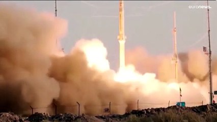 Irán lanza un cohete portador de satélites un día después de anunciar que reanuda el diálogo nuclear