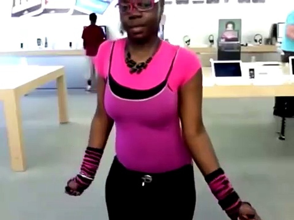 yt5s.com-Person dancing in a apple store