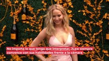 ¿Tuvo que recurrir a la bebida? Jennifer Lawrence cuenta cómo fue filmar escenas de amor con Chris Pratt