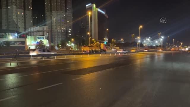 İBB'nin metrobüs hattındaki yolları yenileme çalışması başladı