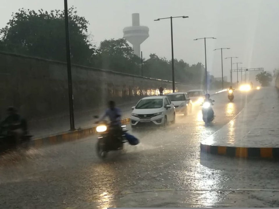 Ahmedabad: મેઘરાજાની એન્ટ્રી, વિવિધ વિસ્તારોમાં...
