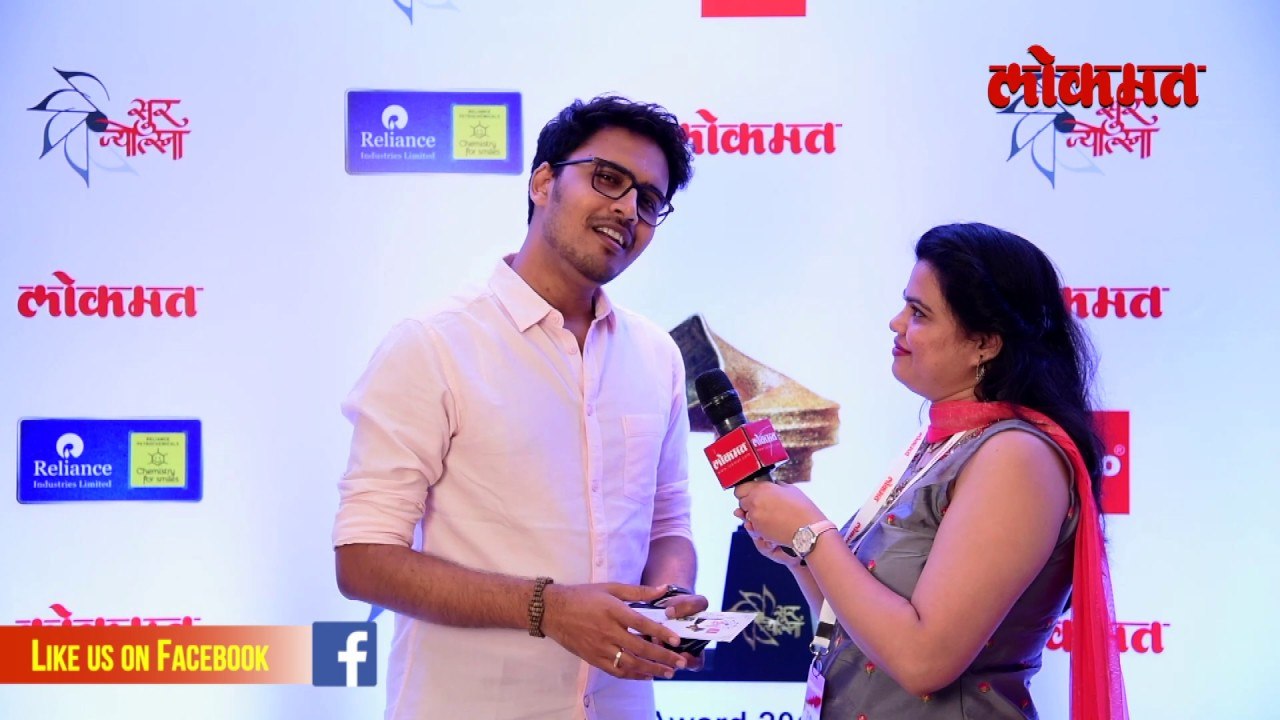 Marathi singer मंगेश बोरगांवकर singing beautiful song | Sur Jyotsna Musical Awards 2019 | Lokmat