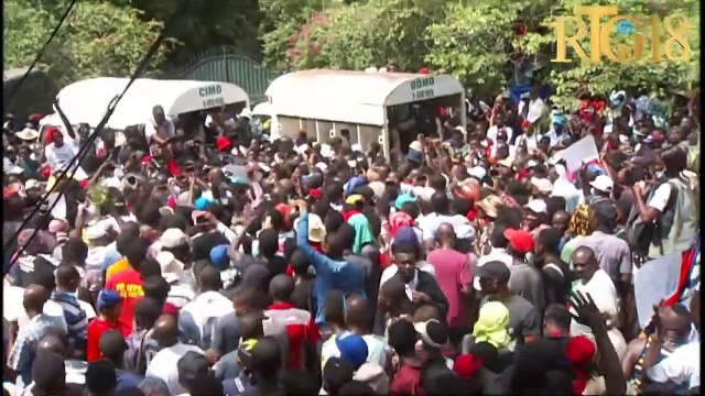 Manifestasyon patizan ak senpatizan Fanmi Lavalas jounen 26 Jen 2022 la.