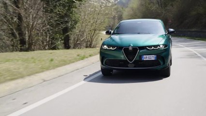 Alfa Romeo Tonale Media Drive in Green Driving Video