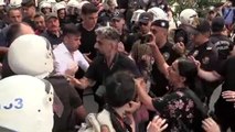Son dakika haber... Taksim LGBT yürüyüşünde polise hakaret eden muhabire gözaltı