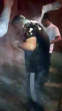 Evlendiğine pişman ettiler, damadı yumurtaya ve una buladılar