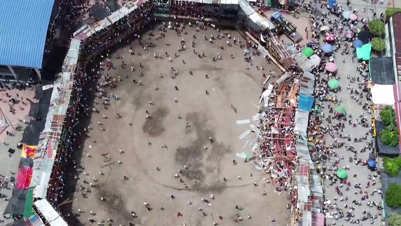 Cuatro Muertos Y Centenares De Heridos Por Desplome De Plaza De Toros