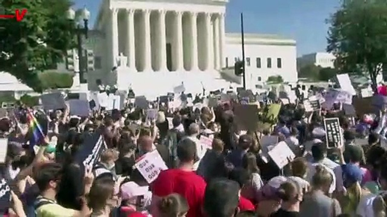 This is What Happened in a Texas Abortion Clinic Minutes After SCOTUS Overturned Roe v. Wade