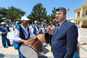 Kırkpınar davul ve zurnacıları devlet ricalini marşlarla güreşlere davet etti