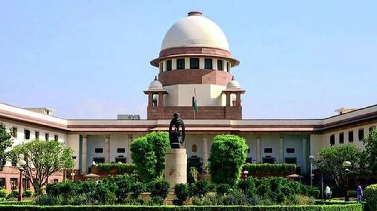 SC issues notice to Uddhav govt on Shinde camp's pleas