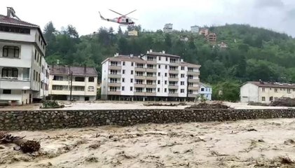 Selin vurduğu Bozkur'ta vatandaşlar helikopterle tahliye edildi