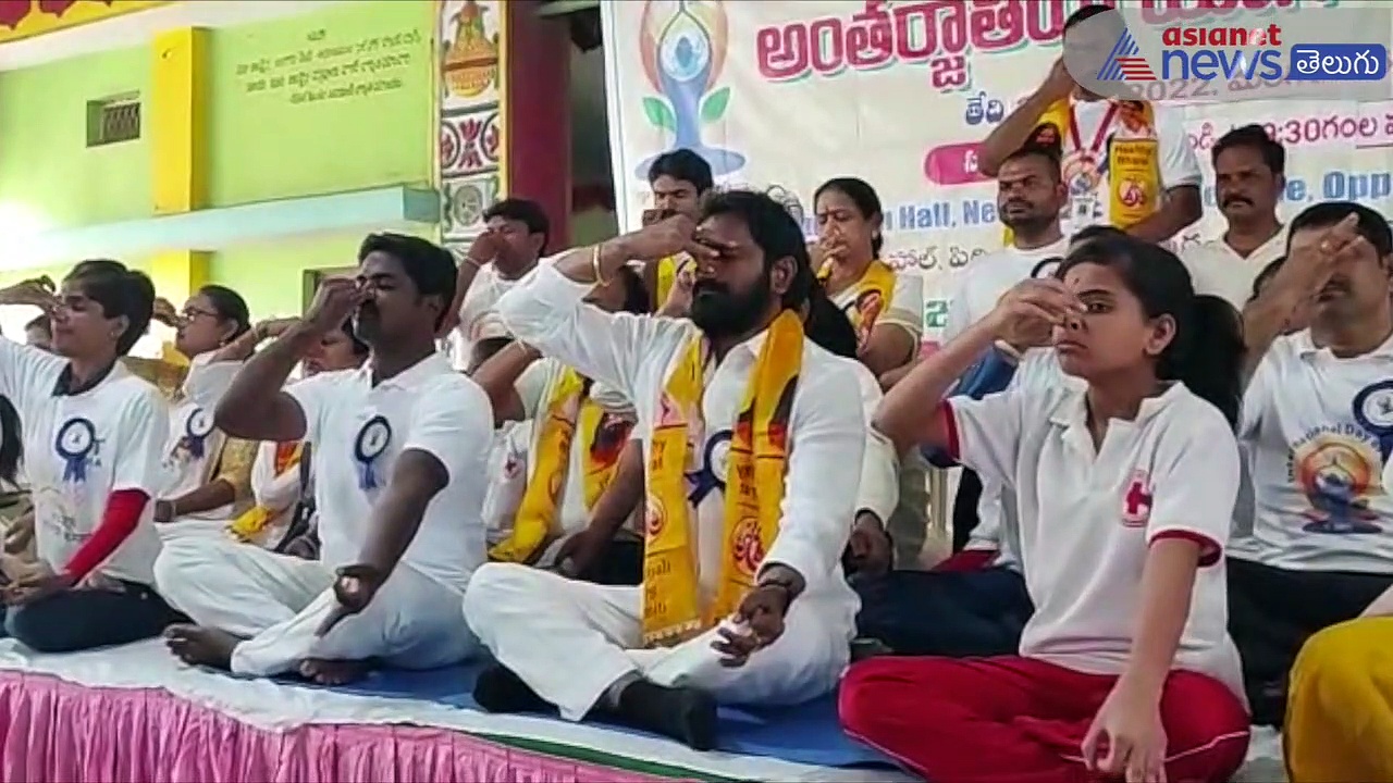 International Yoga Day 2022 : యోగాసనాలు వేసిన మంత్రులు హరీష్, శ్రీనివాస్ గౌడ్