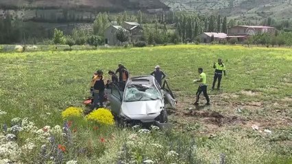 Şarampole devrilen otomobildeki 4 kişi yaralandı