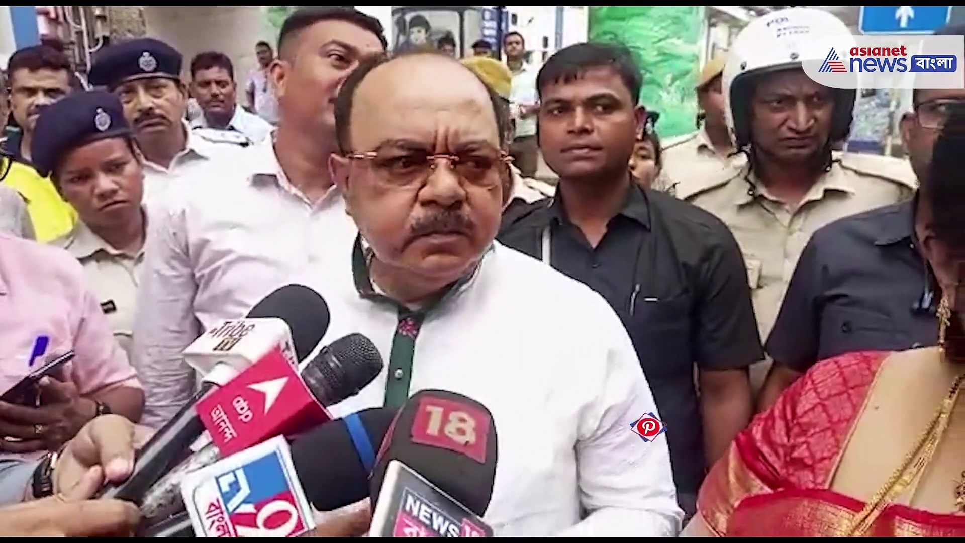 মমতার কাছে শোভন  বৈশাখী ,অভিমানের প্রাচীর কি ভাঙল শোভনের ?