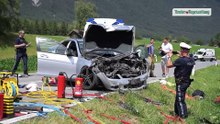 Autos in Mieming frontal kollidiert: Zwei junge Frauen schwer verletzt
