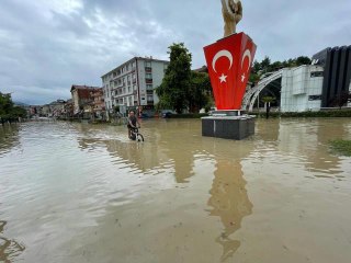 Sağanak etkili oluyor