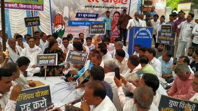 युवाओं के भविष्य के साथ खिलवाड़ बर्दाश्त नहीं: भूपेश