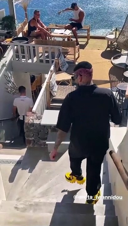 Ο Snik με την σύντροφό του «αυτοτρολάρονται»: Το νέο βίντεο με τον χαρακτηρισμό της κοπέλας του!