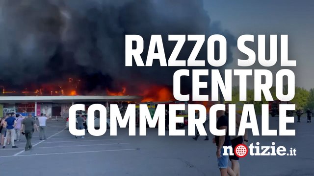 Guerra Russia-Ucraina, razzi sul centro commerciale a Kremenchuk, Zelensky: “1000 persone dentro”