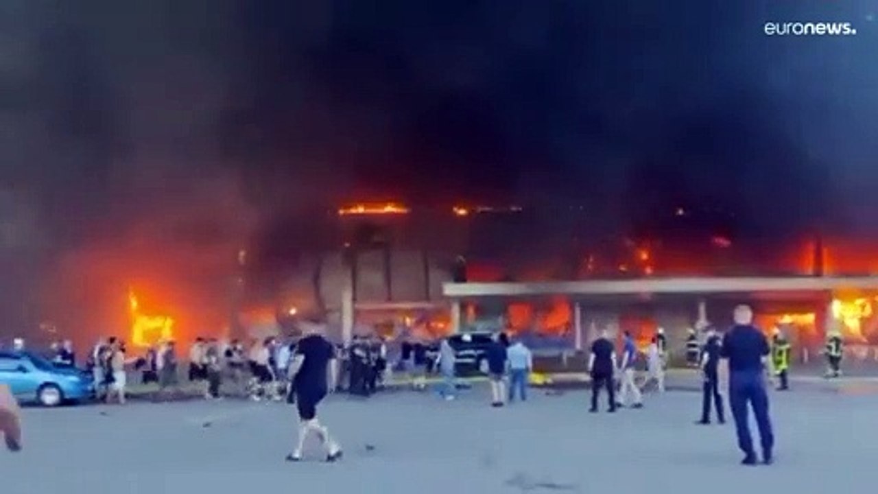 'Unvorstellbar': Zahlreiche Tote und Verletzte nach Raketenangriff auf Einkaufszentrum in Ukraine