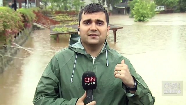 CNN TÜRK ekibi sıcak bölgede! Bartın'da yine dere taştı
