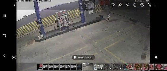 Vídeo registra momento em que frentista é esfaqueado durante assalto