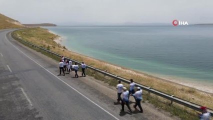 Van Gölü için yürüyen kadınlar Erciş'te