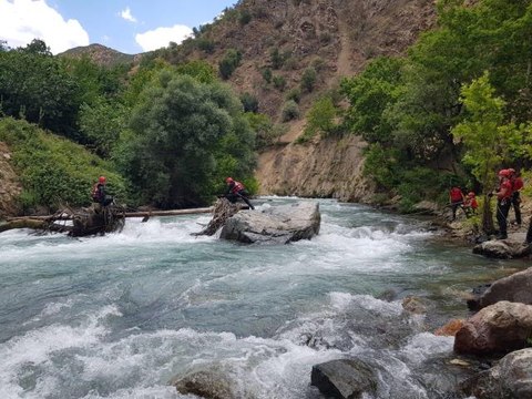 Müküs Çayı'nda kaybolan hemşireyi arama çalışması sürüyor