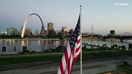 نائبة أمريكية تروي قصة اغتصابها أمام حشد في نيويورك