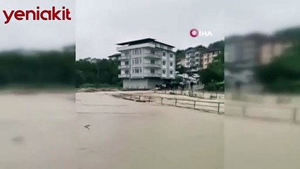 Gökçebey'de dere taştı, evleri su bastı!