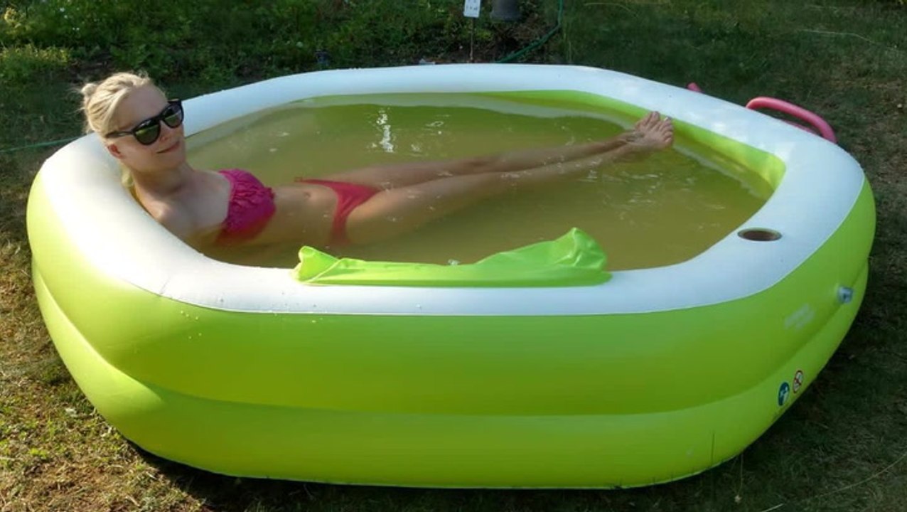 Hui! Ex-„Sturm der Liebe“-Star Jenny Löffler relaxt im Bikini