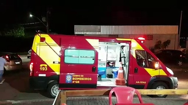 Motociclista fica ferido após colisão de trânsito no Bairro São Cristóvão, em Cascavel