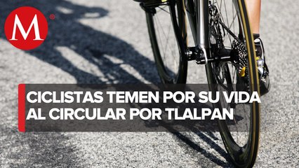Colectivo pinta ciclovía en Calzada de Tlalpan